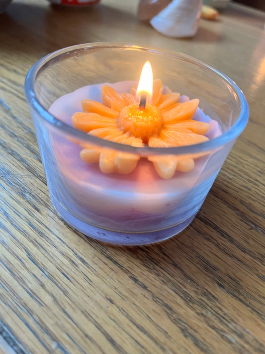 4oz Daisy Candles